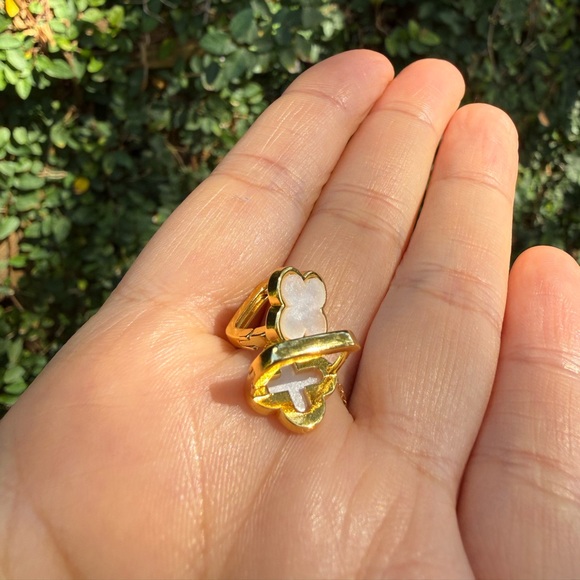 Elegant Gold and White Pendant Earrings - Picture 4 of 6